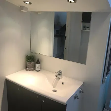 Arctic-gateway Apartment